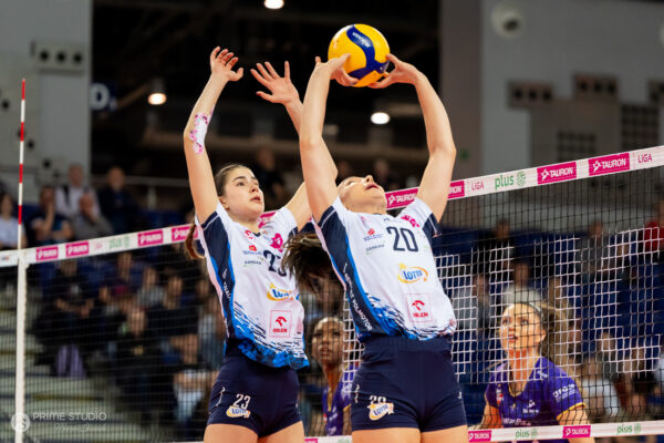 Szczecin 07.11.2025
Siatkowka mecz 5. kolejka Tauron Liga sezon 2025/2026 --- Polish volleyball top league match in Szczecin: Chemik Police - KS DevelopRes Rzeszow
N/Z Maja Koput Katarzyna Partyka
Fot. Marcin Jasinski/Arena Akcji