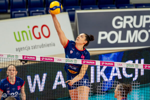 Szczecin 30.03.2026
Siatkowka mecz playoff Tauron Liga sezon 2025/2026 --- Polish volleyball top league playoff match in Szczecin: Chemik Police - PGE Budowlani Lodz
N/Z Bruna Honorio
Fot. Marcin Jasinski/Arena Akcji